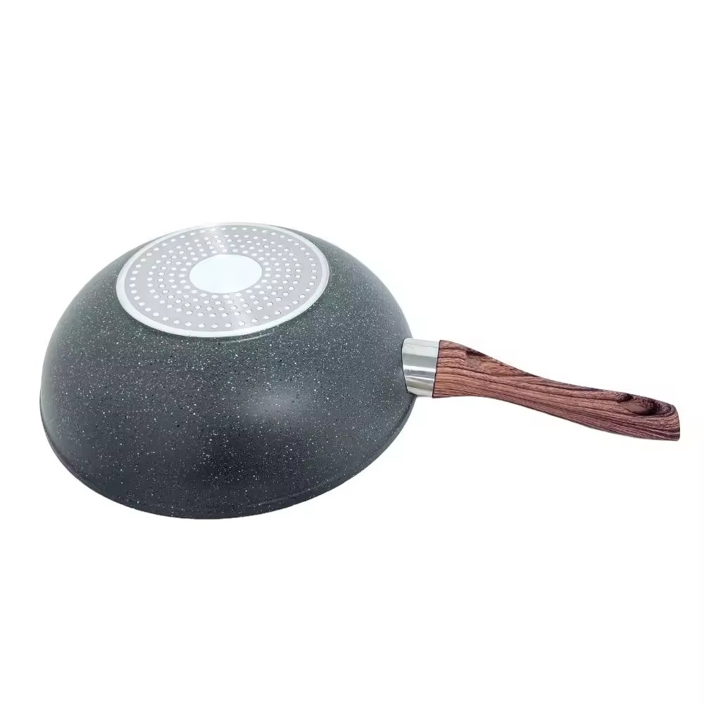 Kuhinja od medicinskog kamena, aluminijska tava s neljepljivim premazom i drvenom drškom, setovi posuđa